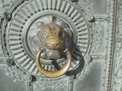 [Door of Montmarte Cathedral]